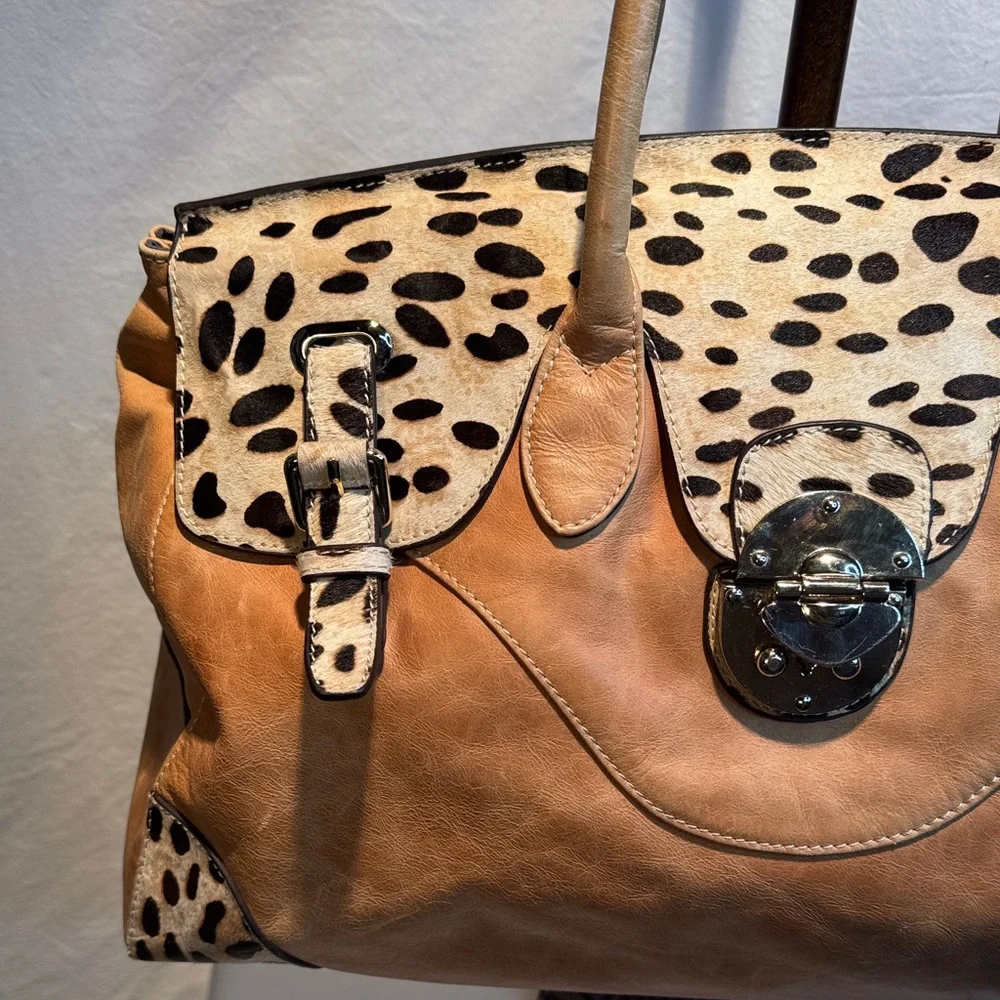 Elegant and spacious Tan Tote Bag